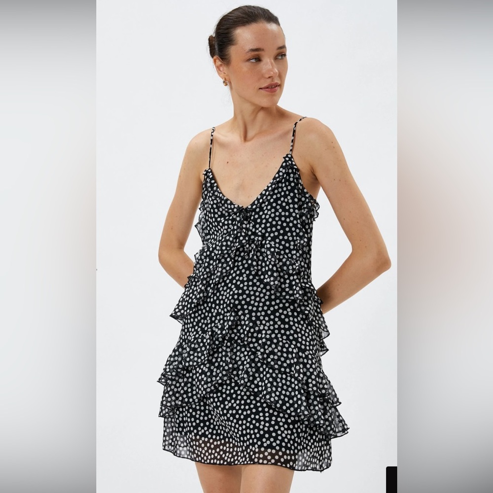 Polka dot chiffon Ruffle Dress⚫️⚪️